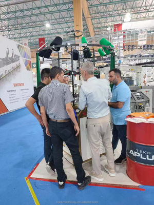 Máquina de tejido multifuncional con costura de waffle y sombreros de costilla para una operación rápida y fácil
