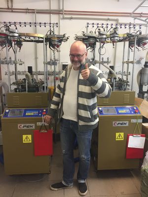 Máquina de tejido circular completamente computarizada para hacer gorras y bufandas