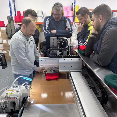 Máquina de coser automática de 1500W de voltaje 220V 50/60HZ para el mercado
