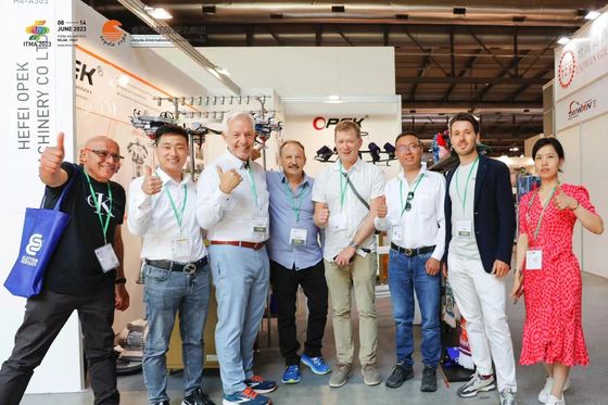Máquina de coser industrial totalmente automática Productos de coser para caminar con punto de overlock