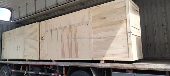Máquina de tejido para la producción de cuello y manguera de tipo plano con sistema de transporte