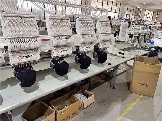 652*150cm Tamaño de la mesa de trabajo Tajima 12 cabeza máquina de bordado para sombreros y prendas terminadas