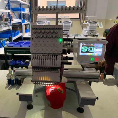 Máquina de bordado por ordenador multifunción con fuente de alimentación universal incorporada 110V-220V
