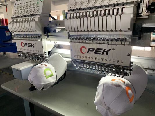 Velocidad Máquina de bordado pequeña con dispositivo de sedación/cordado/perlas Velocidad máxima 1200 RPM