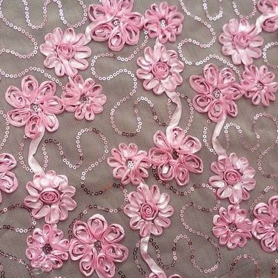 Máquina de bordado pequeño con dispositivo de perlas de sedación / cordado