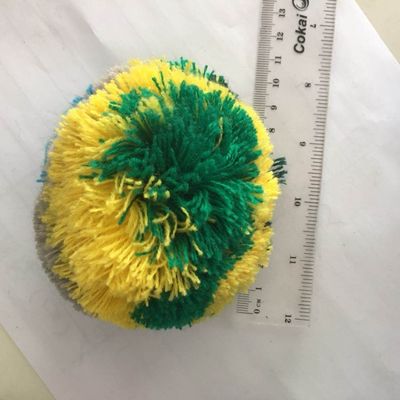 Máquina de fabricación de pompones de alta velocidad con capacidad de hilados sofisticados y sin control computarizado