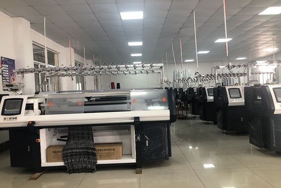 Máquina de tejido de suéter plano totalmente de moda con una capacidad de 1280 kg y una velocidad de 1,2 m / s
